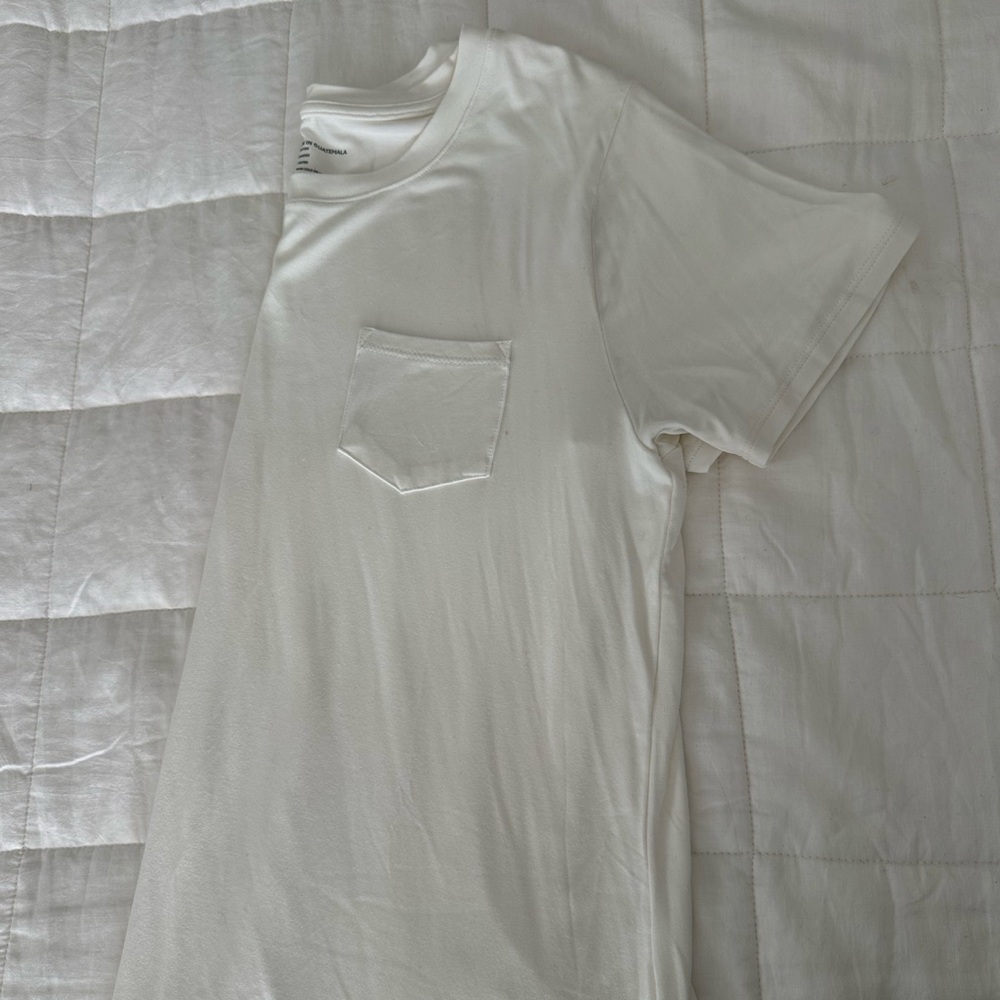 Albion cream pocket tee size M